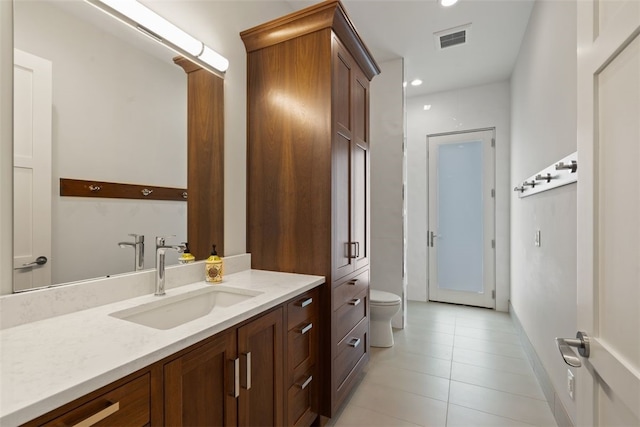 302 Bent Tree Ct, West Lake Hills, TX 78746 - bathroom featuring toilet, tile patterned floors, vanity, baseboards, and recessed lighting