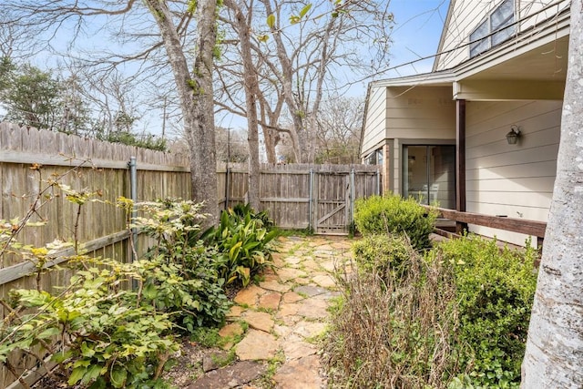 2821 Creek Side Dr, Temple, TX 76502 - view of yard featuring fence and a gate