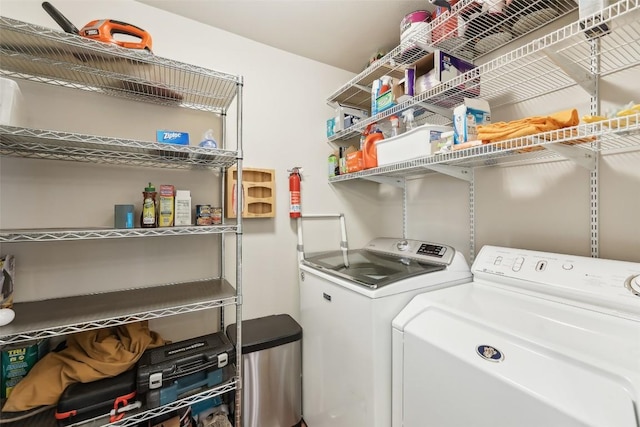 913 Lake Shore Dr, Spicewood, TX 78669 - laundry room with independent washer and dryer