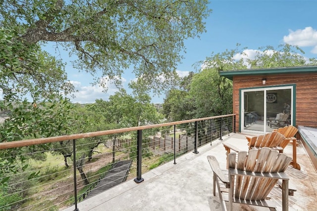 913 Lake Shore Dr, Spicewood, TX 78669 - view of balcony