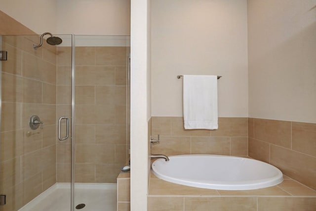 2520 Bluebonnet Ln Unit 41, Austin, TX 78704 - full bath with a shower stall and a garden tub