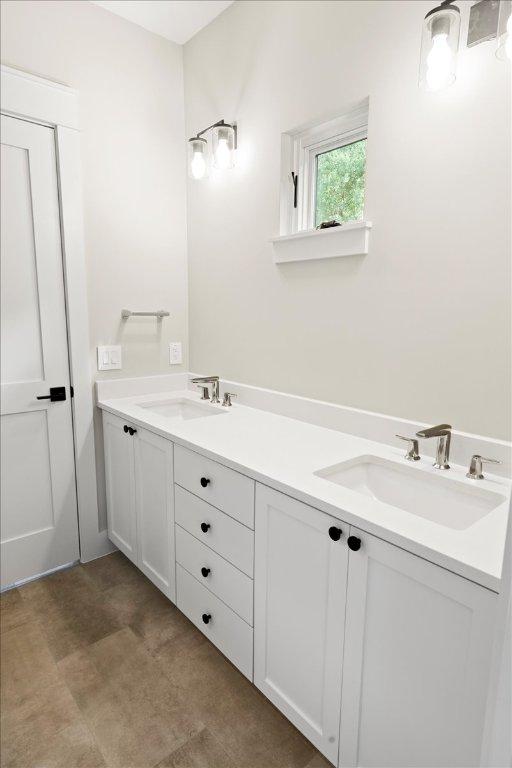 2625 Exposition Blvd, Austin, TX 78703 - bathroom featuring double vanity