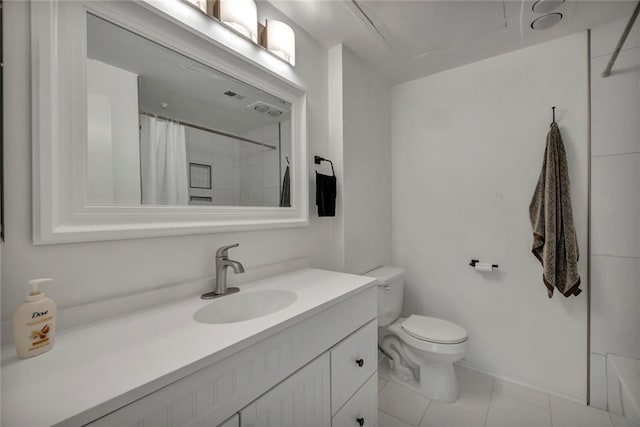 806 W 24th St Unit 114, Austin, TX 78705 - bathroom with curtained shower, vanity, toilet, and tile patterned flooring