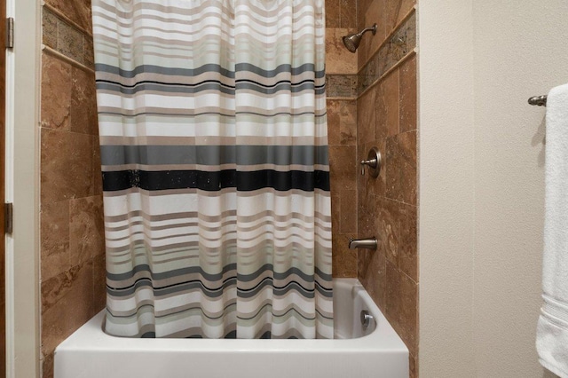 full bath with shower / tub combo