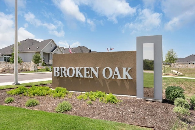 232 San Xavier St, Georgetown, TX 78633 - community / neighborhood sign with a residential view