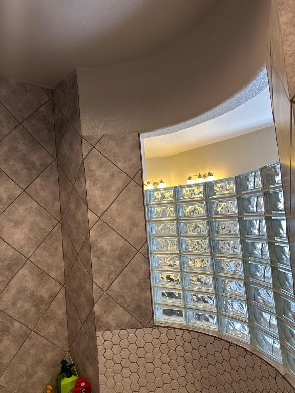 3119 Brand Iron Dr, San Marcos, TX 78666 - bathroom view of a tile shower
