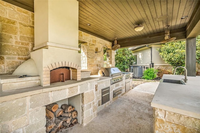 11705 Shoreview Overlook, Austin, TX 78732 - view of patio featuring a sink and cooling unit