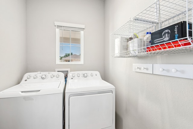 11 Bent Trail Ln, Georgetown, TX 78628 - laundry room with washing machine and dryer