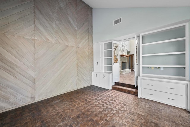 107 Phalarope Dr, Buda, TX 78610 - unfurnished room featuring high vaulted ceiling