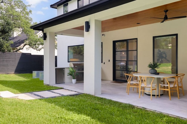 1800 Bay Hill Dr, Austin, TX 78746 - view of patio featuring an outdoor kitchen and ceiling fan