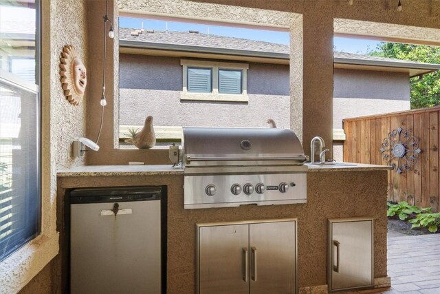 4332 Teravista Club Dr Unit 69, Round Rock, TX 78665 - view of patio with a sink