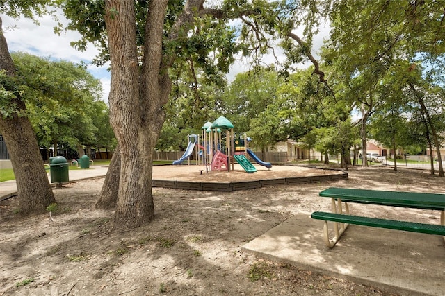 5228 Bantom Woods Bnd, Austin, TX 78724 - community play area featuring fence