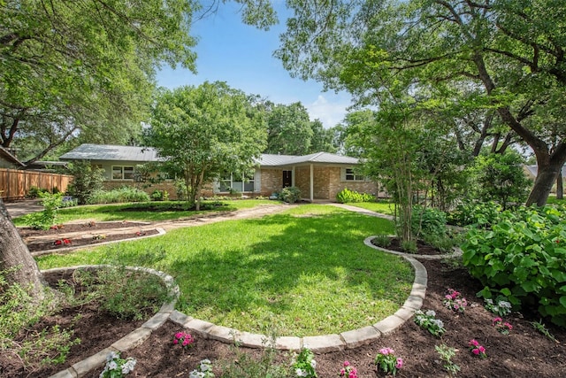 3000 Greenlawn Pkwy, Austin, TX 78757 - view of yard