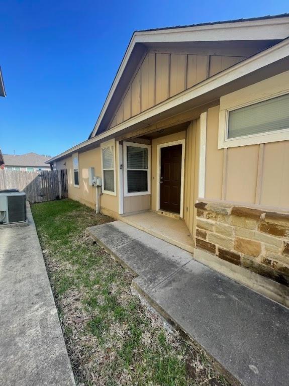 235 Hay Barn St, San Marcos, TX 78666 - photo 4
