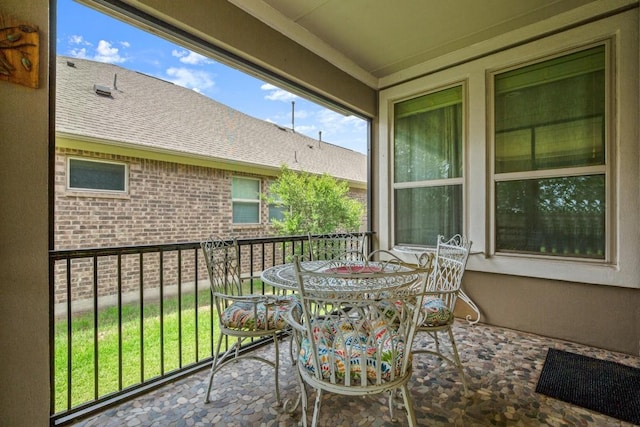 balcony with outdoor dining space