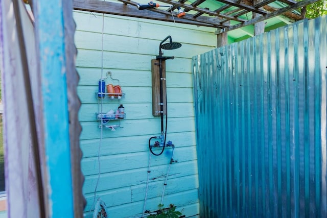 1305 Larkspur Rd, Austin, TX 78758 - bathroom with a shower