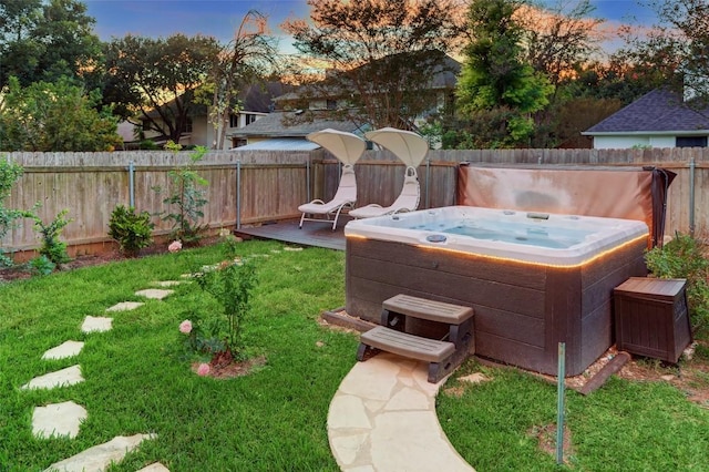 view of yard featuring a hot tub