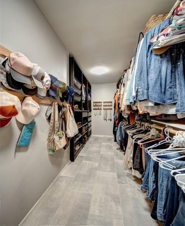 11408 Spicewood Pkwy, Austin, TX 78750 - view of spacious closet