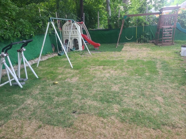1014 S 3rd St, Temple, TX 76504 - view of green lawn with a playground
