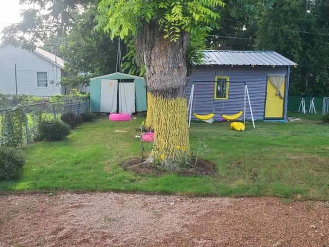 1014 S 3rd St, Temple, TX 76504 - view of yard with a storage unit