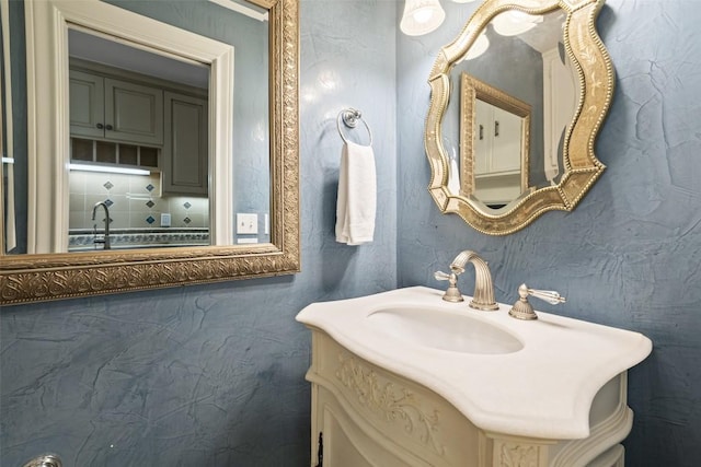 17700 N Rim Dr, Leander, TX 78641 - bathroom featuring vanity