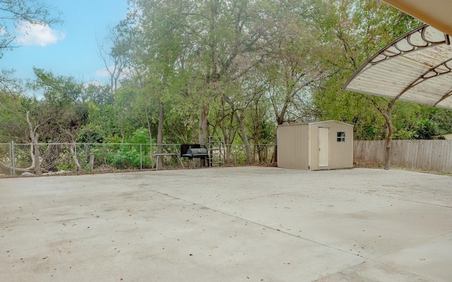 9801 Oriole Dr, Austin, TX 78753 - fenced backyard featuring a patio area and grilling area