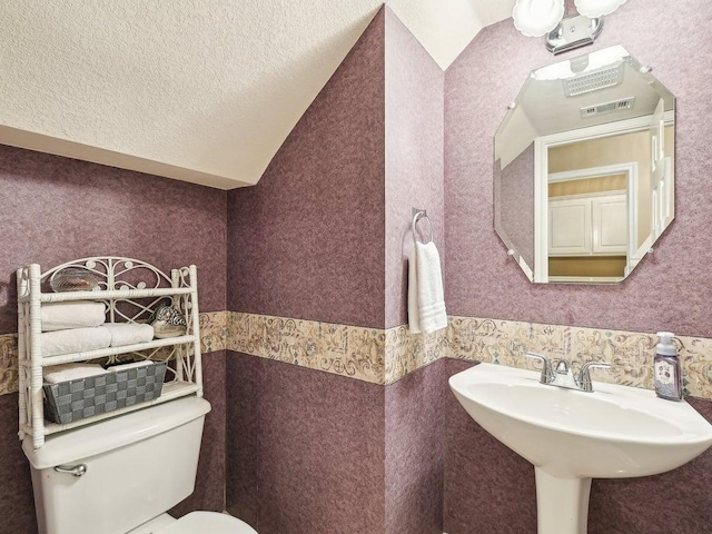 14928 Thatcher Dr, Austin, TX 78717 - half bath featuring toilet and a sink