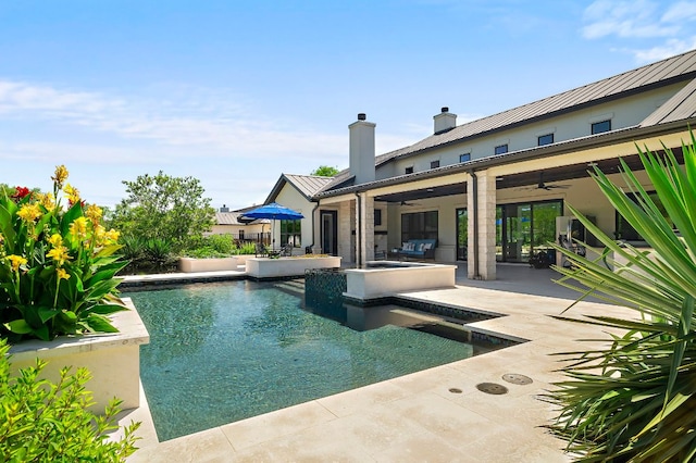 811 Wade Rd, New Braunfels, TX 78132 - swimming pool featuring ceiling fan and a patio area