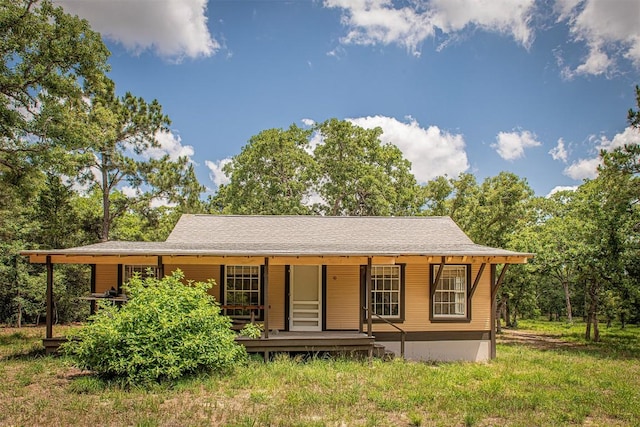 914 Sand Hills Rd, Red Rock, TX 78662 - view of front facade featuring a porch