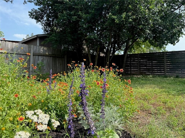 view of fenced backyard