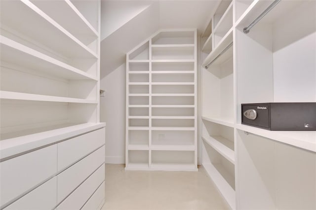 2901 S 5th St, Austin, TX 78704 - view of walk in closet