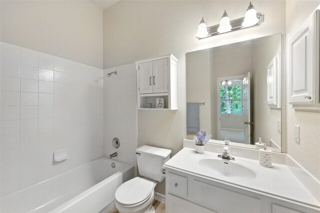 1607 Mesa Verde Dr, Round Rock, TX 78681 - full bath with vanity, toilet, and washtub / shower combination