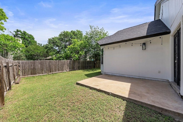 view of yard featuring a patio