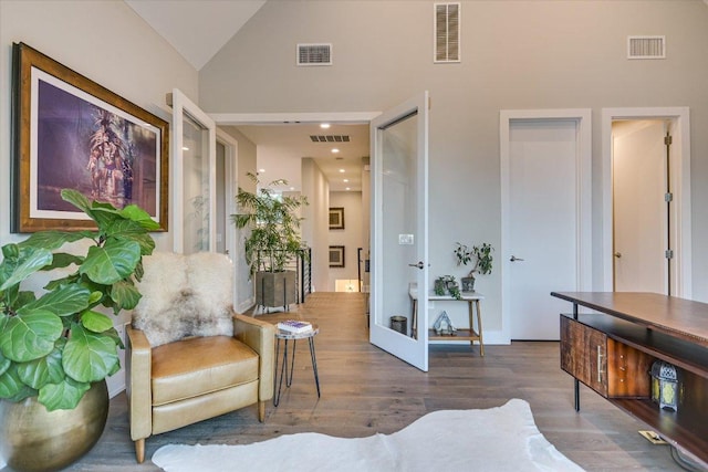 2010 Goodrich Ave Unit 5A, Austin, TX 78704 - living area with wood finished floors and high vaulted ceiling