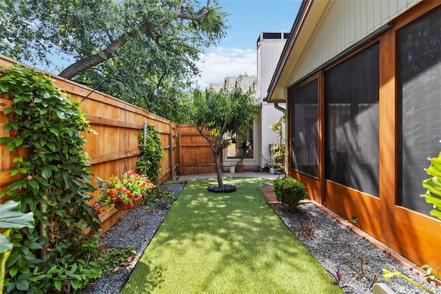 8807 Honeysuckle Trl, Austin, TX 78759 - view of yard