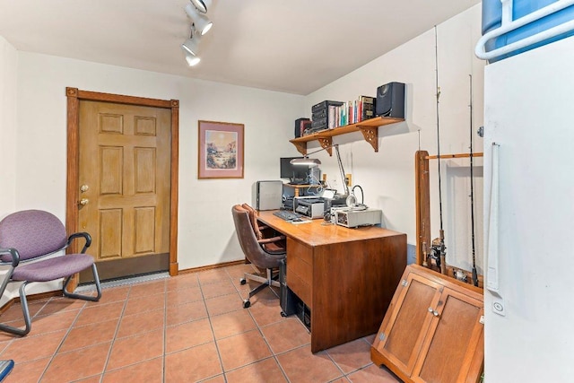 9038 Eagles Vw, Spring Branch, TX 78070 - office space with light tile patterned floors and baseboards