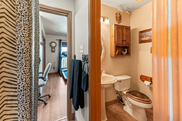 9038 Eagles Vw, Spring Branch, TX 78070 - bathroom featuring toilet and baseboards