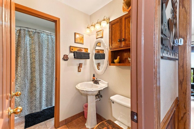 9038 Eagles Vw, Spring Branch, TX 78070 - full bath with toilet, tile patterned flooring, and curtained shower