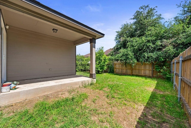 607 Big Bend Trl, Taylor, TX 76574 - view of yard