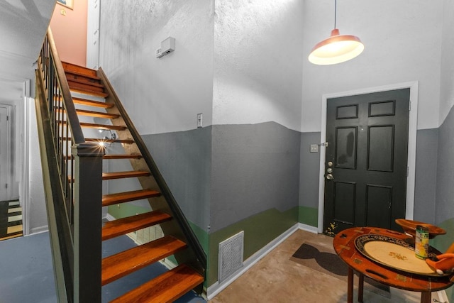 1605 Coronado Hills Dr Unit B, Austin, TX 78752 - entrance foyer with stairs and baseboards