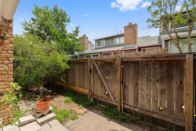 1605 Coronado Hills Dr Unit B, Austin, TX 78752 - view of yard with a gate