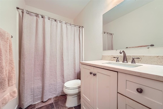 7815 Croftwood Dr, Austin, TX 78749 - full bathroom featuring toilet, vanity, and a shower with curtain