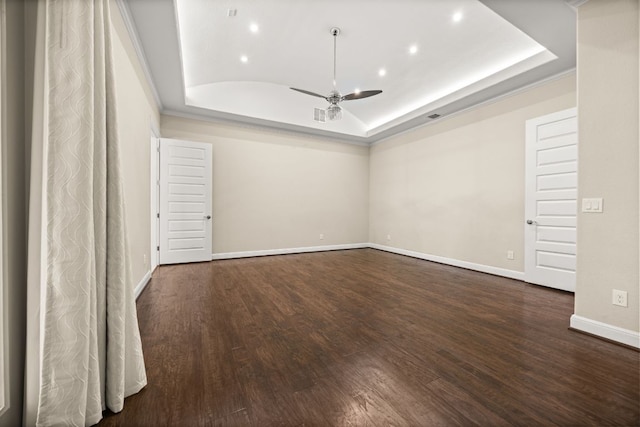 2761 Fishing Hole Cv, Leander, TX 78641 - spare room with a raised ceiling, a ceiling fan, wood finished floors, vaulted ceiling, and recessed lighting
