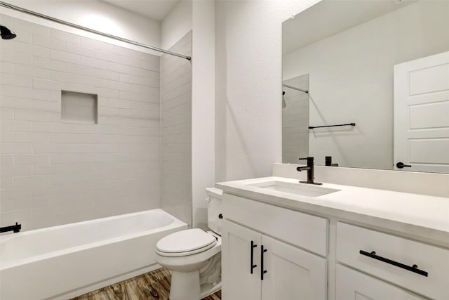 9601 Eloquence Dr, Manor, TX 78653 - full bath with vanity, wood finished floors, and  shower combination