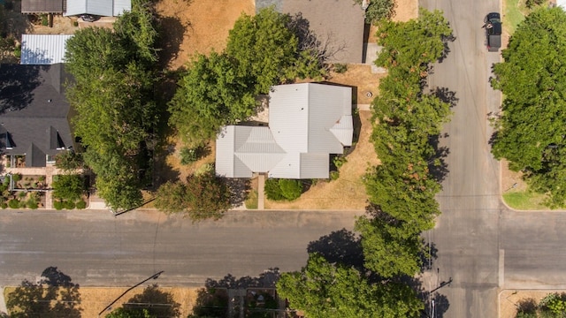 611 N Adams St, Fredericksburg, TX 78624 - photo 30