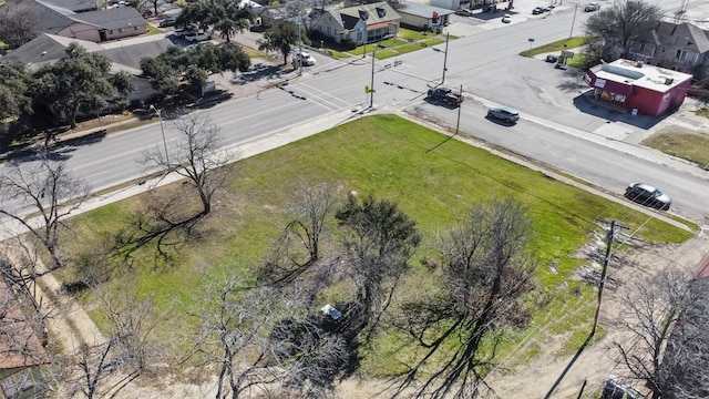 703 N Main St, Taylor, TX 76574