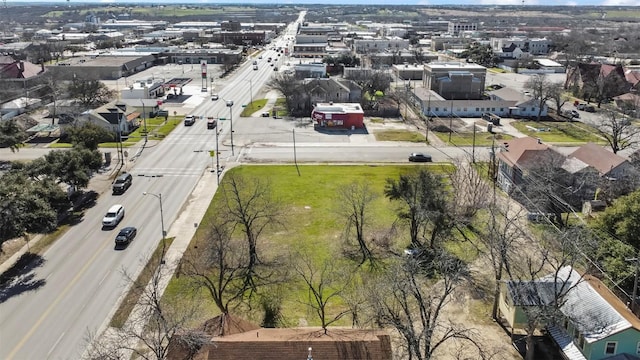 703 N Main St, Taylor, TX 76574
