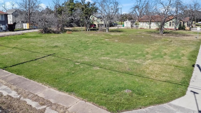 703 N Main St, Taylor, TX 76574