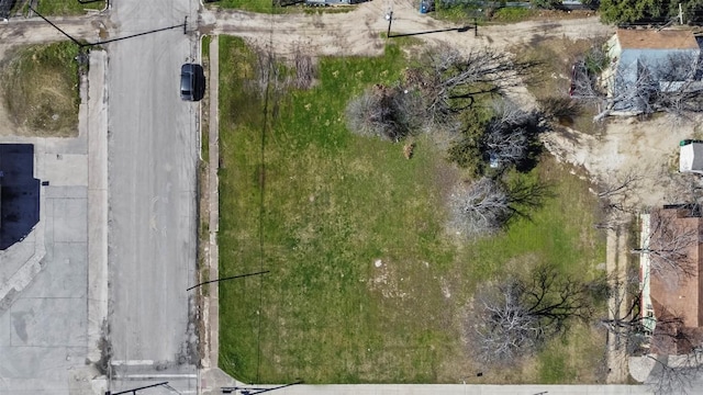 703 N Main St, Taylor, TX 76574