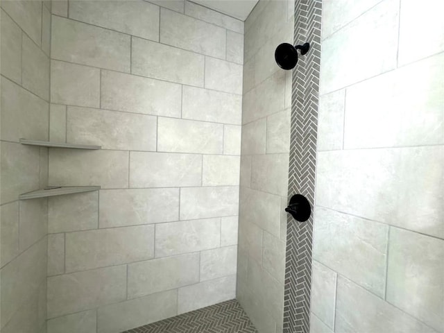 5501 Hollow Loop, Salado, TX 76571 - bathroom featuring a tile shower